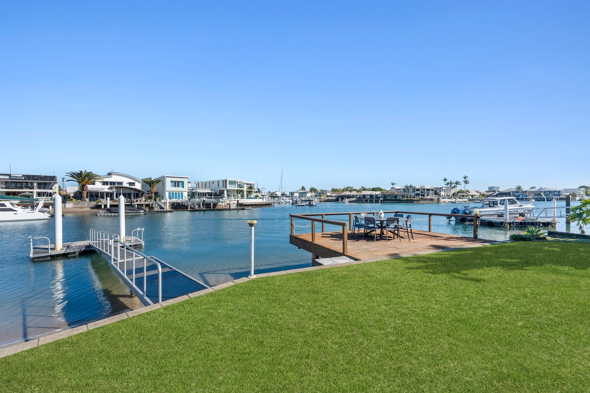 Absolute Waterfront | Private Jetty + Boat Ramp — photo 1