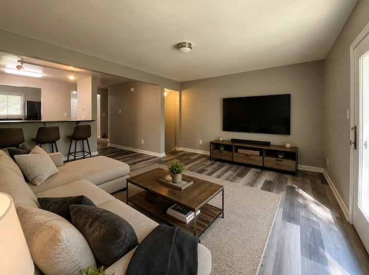 3 Bedroom Townhome Close To Iu! - Bloomington, IN