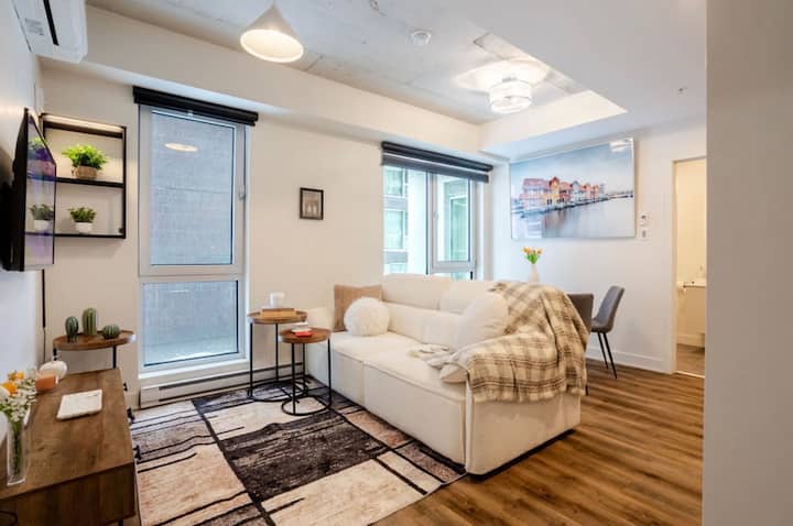 Modern 1bdr Condo On St-catherine Mtl - Lasalle