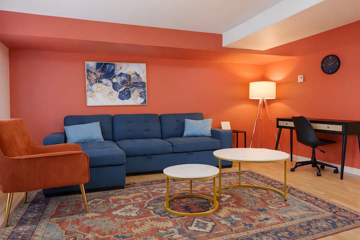 Charming Apt Near Metro + Ac & Parking Included - Montréal