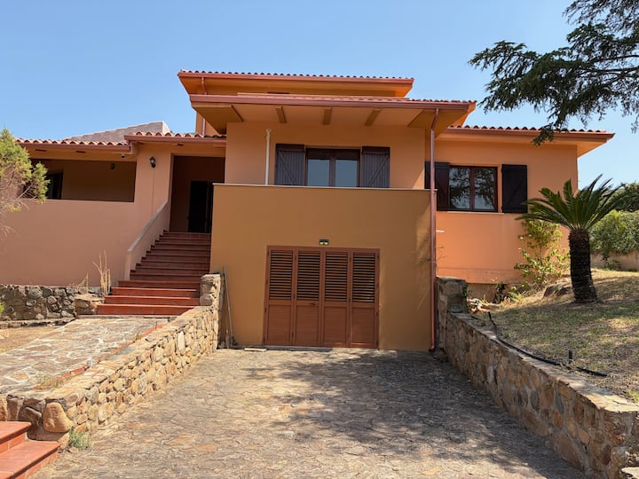 Scenic 5br Family Villa Poggio Dei Pini | Cagliari - Capoterra