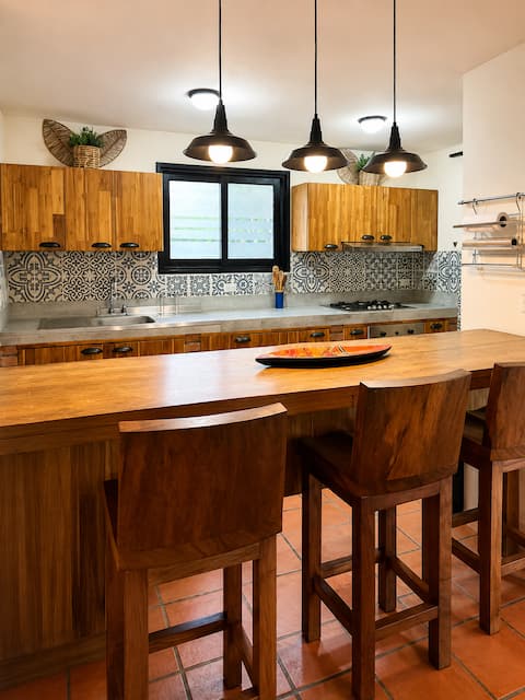 Popular Airbnb listing: Villa Guaduales: Private Pool+Jacuzzi+Bamboo Views in Quimbaya