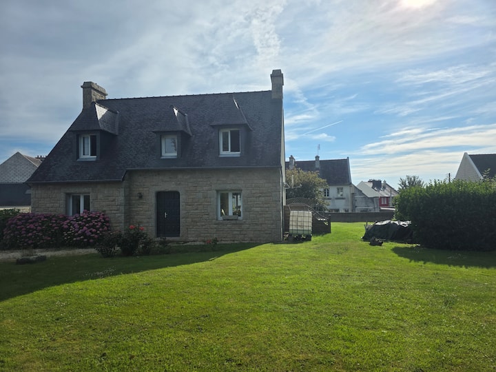 Maison Bretonne En Pierres De Tailles - Kerlouan