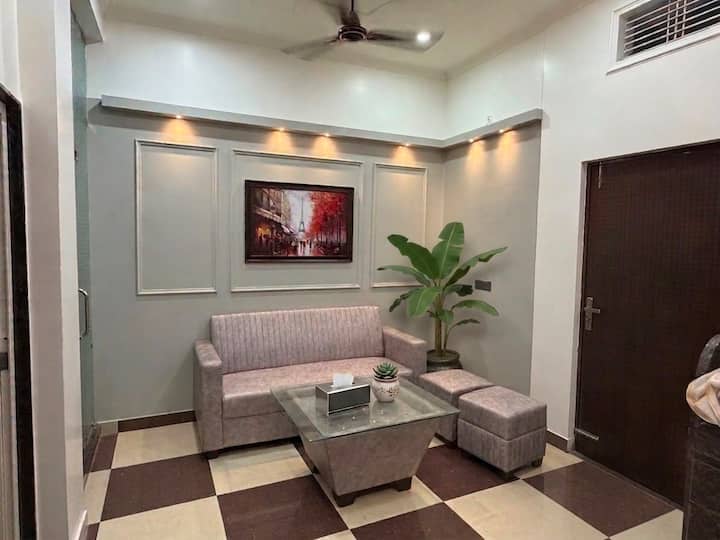 Relaxing 4 Bhk - 900 Mtrs From Kashi Vishwanath - Varanasi