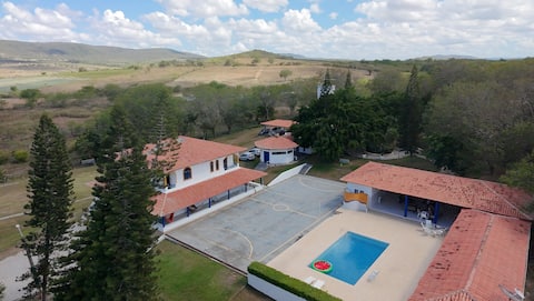 Linda Fazenda Haras in Bezerros-PE 8 bedrooms