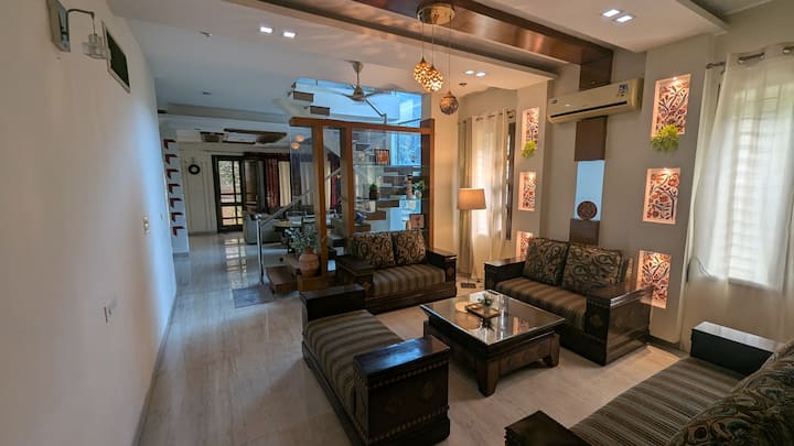 The Mango Tree House.
Duplex|3beds|3baths|jacuzzi - Chandigarh