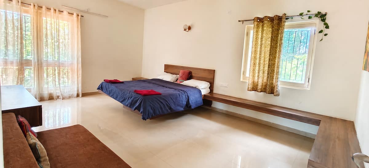 Bedroom 3 image 3