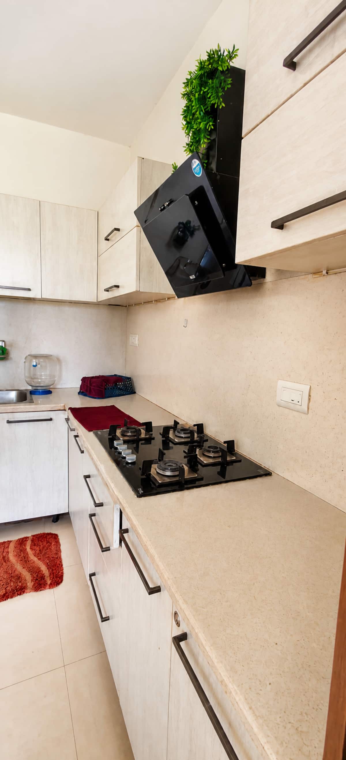 Full kitchen image 6
