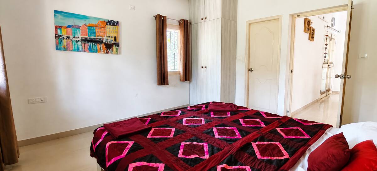 Bedroom 1 image 6