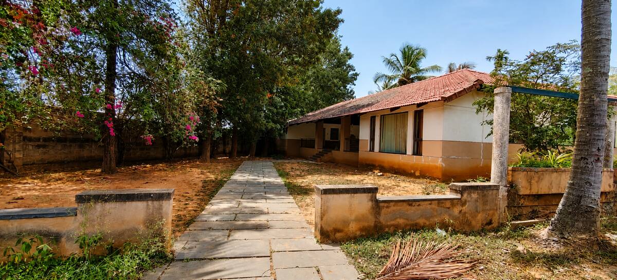 Exterior image 24