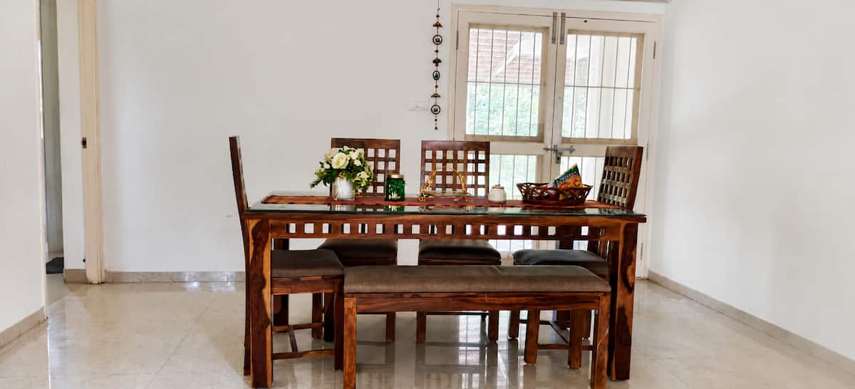 Dining area image 4