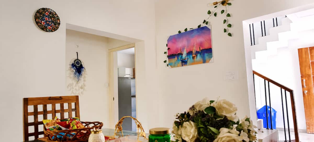 Dining area image 6