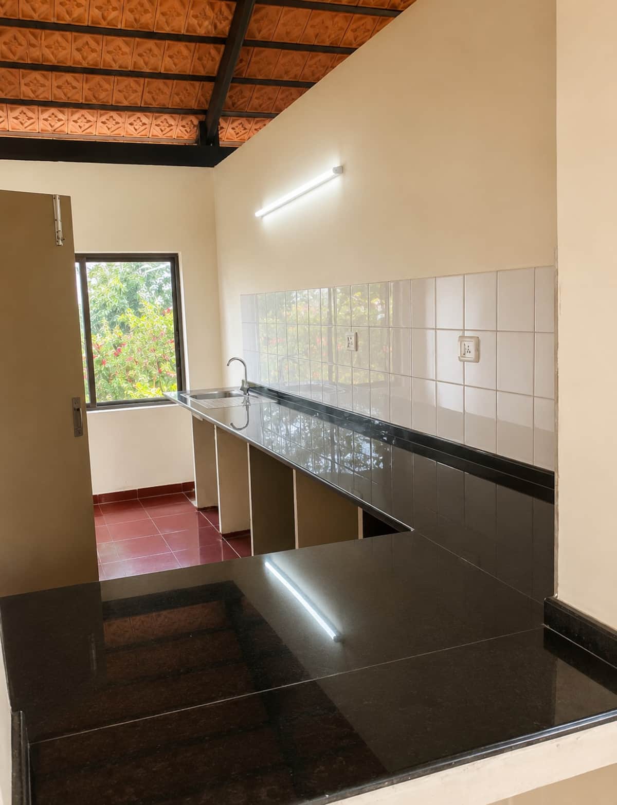 Full kitchen image 1