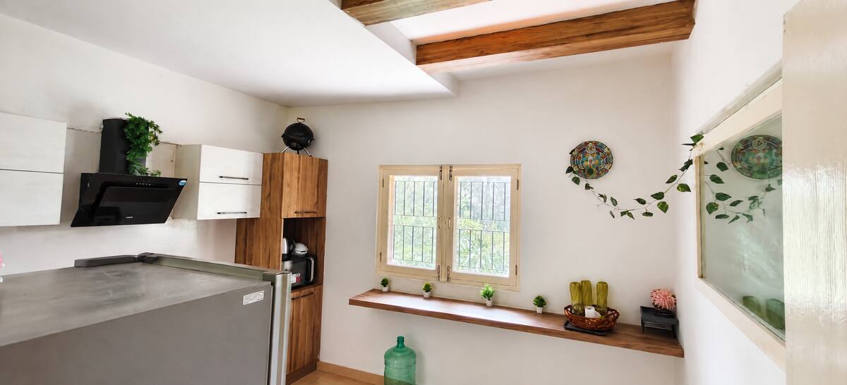 Full kitchen image 4