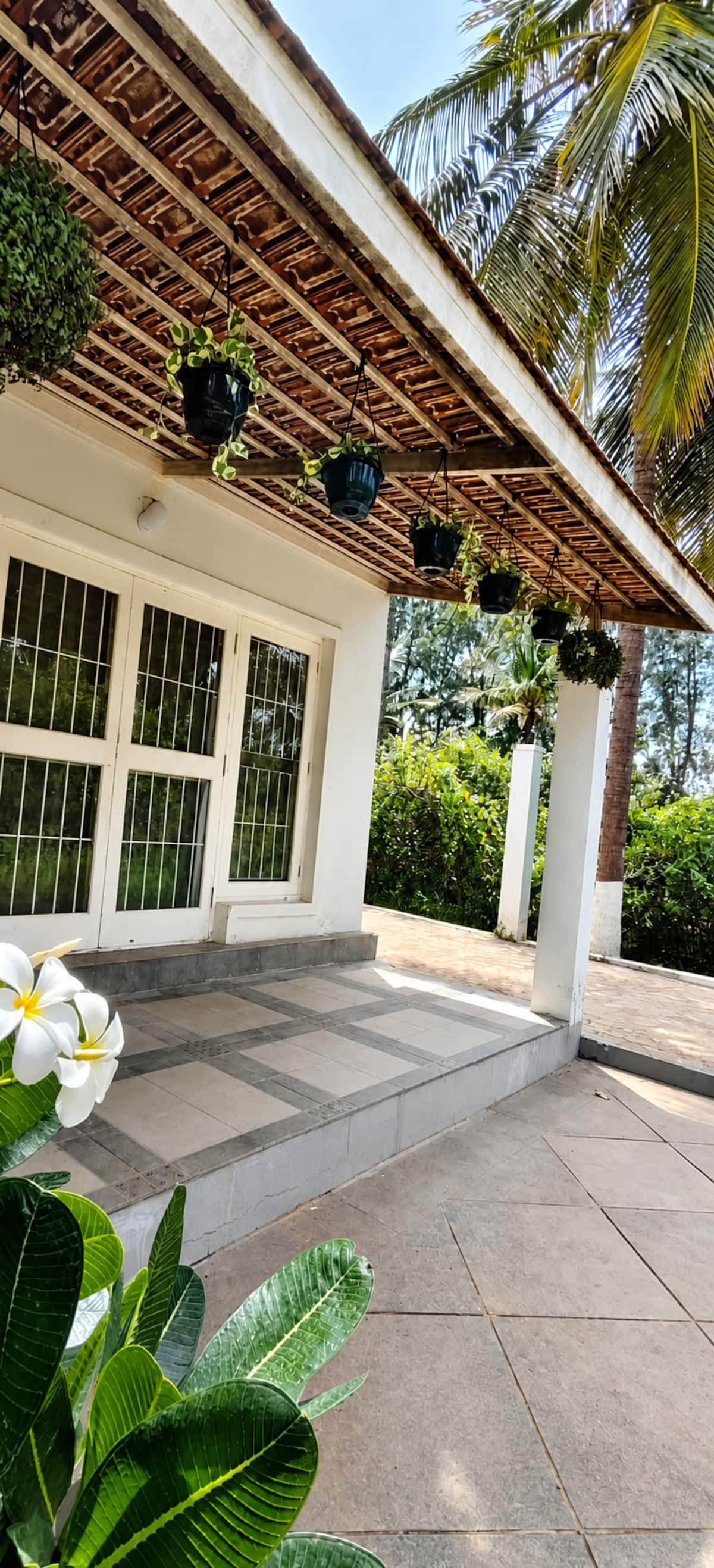 Exterior image 25