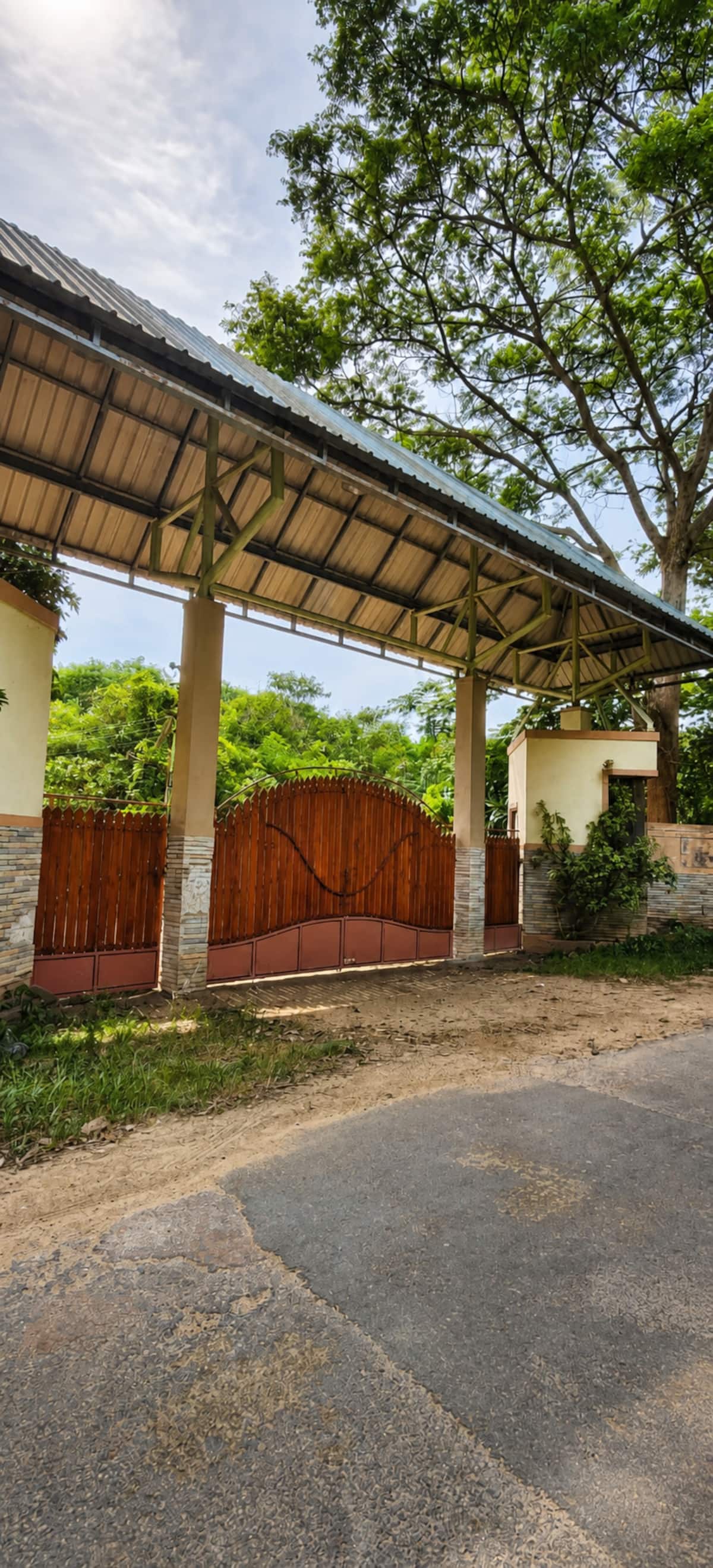 Exterior image 7