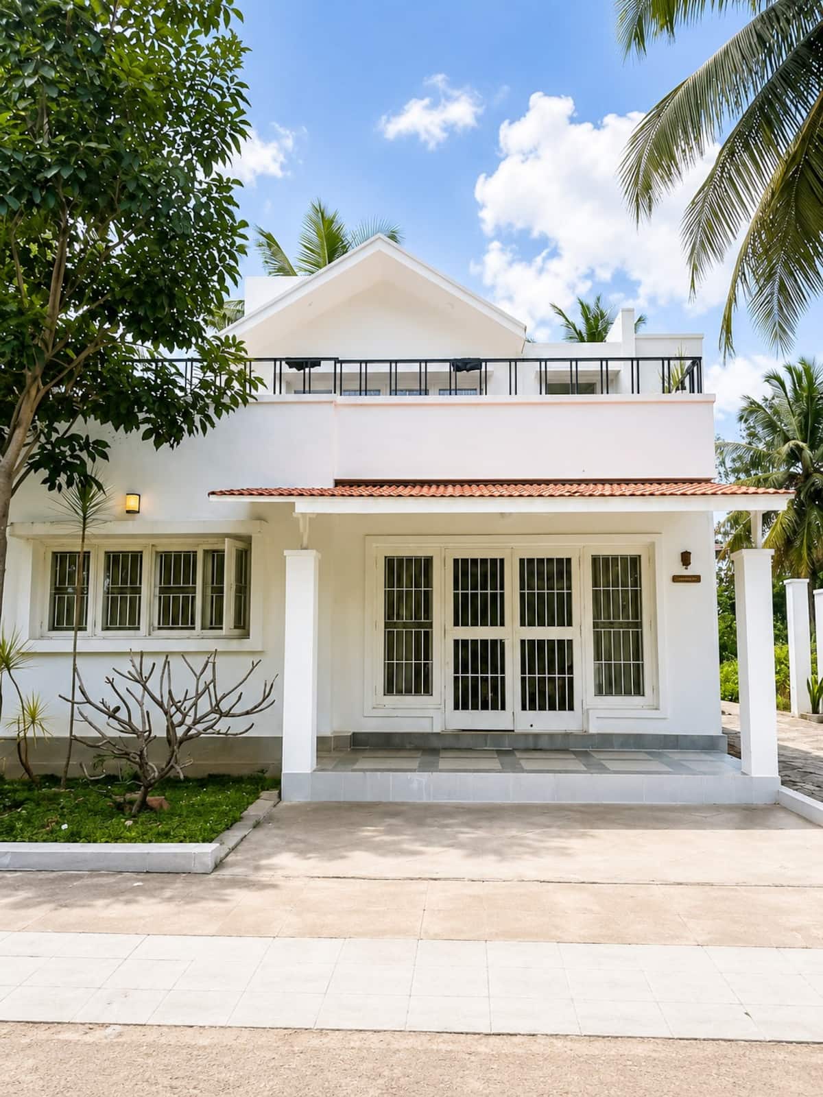 Exterior image 1