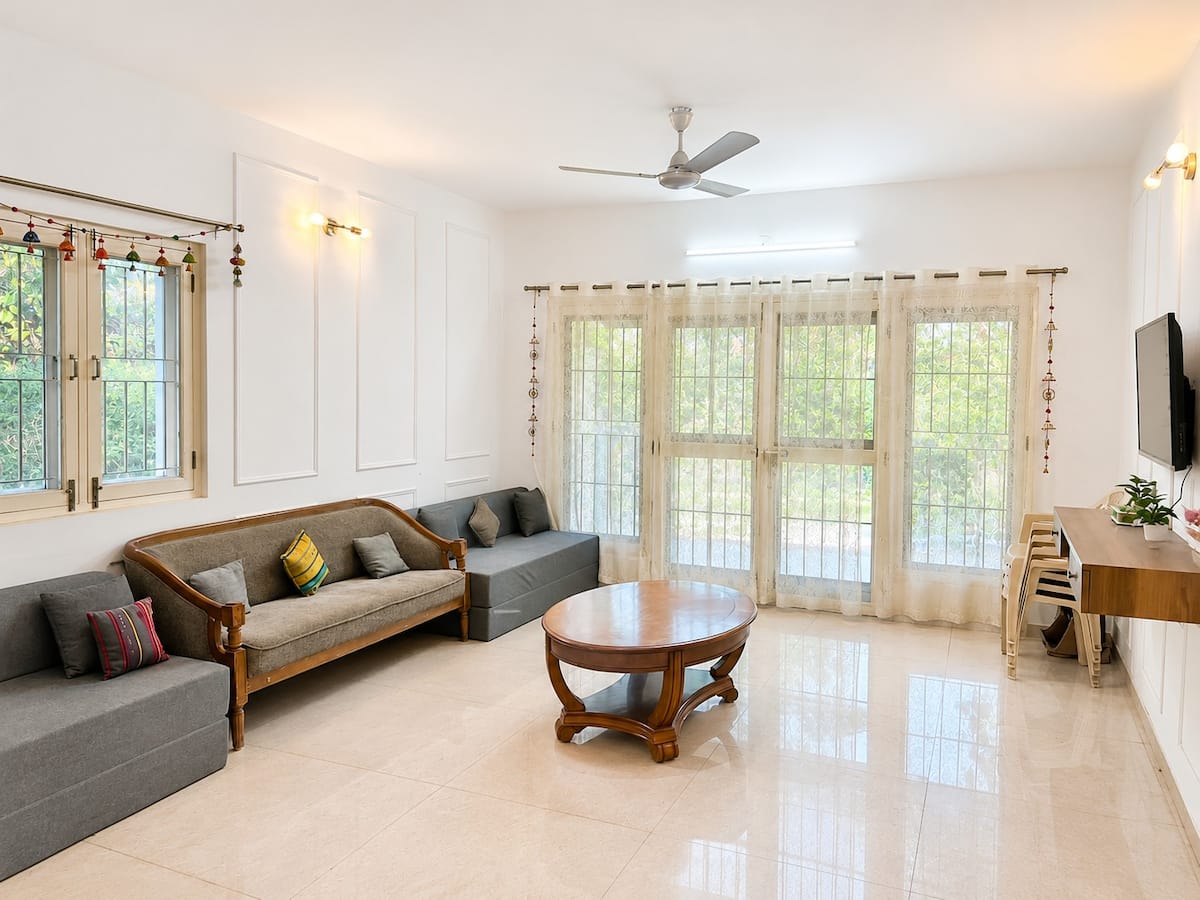Living room image 1