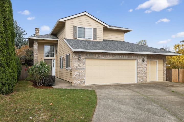 Spacious Beaverton Getaway | Near Nike & Intel - Hillsboro, OR