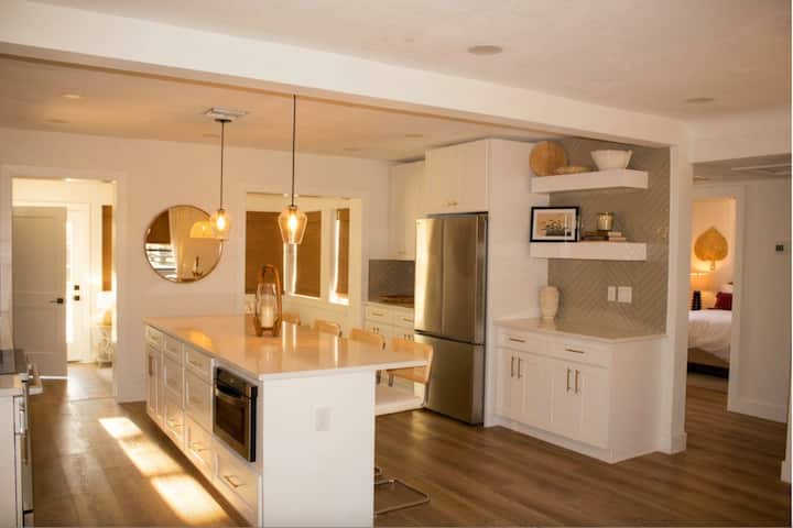 Newly Renovated Beach Escape, 5 Min To The Sand! - St. Pete Beach, FL