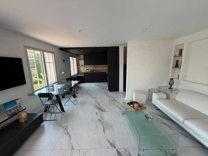 Duplex Avec Parking Derrière La Place Des Lices - サン=トロペ
