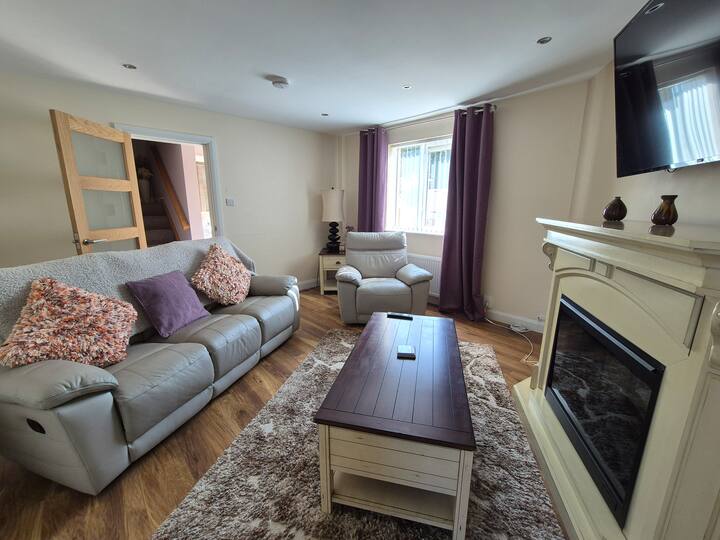 Derry City 3 Bedroom House Near Ebrington Square - Londonderry
