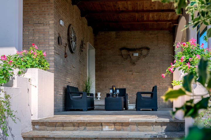 Elegant Villa | 3br/3ba, Ev & Parking Near Venice - Venedik