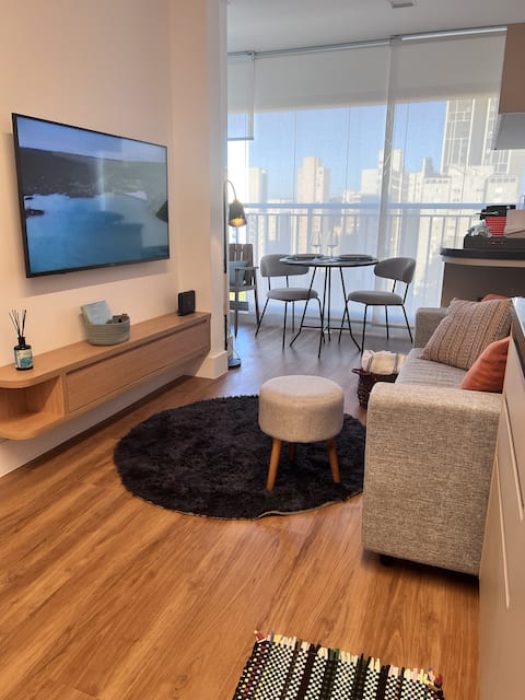 Top performing Airbnb: 1-Bedroom apartment on the 18th floor next to PUC in Perdizes