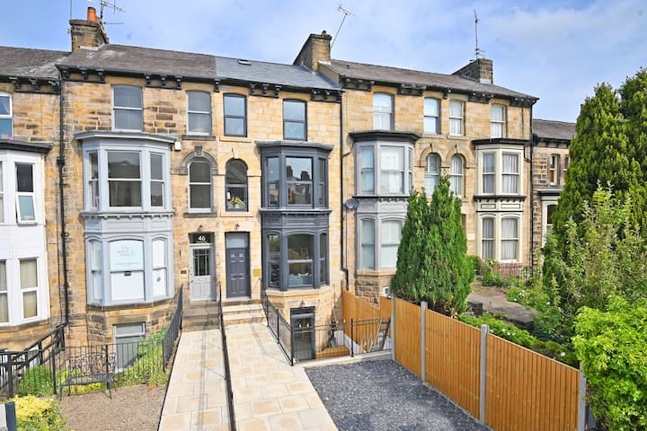 5 Bed Townhouse | 1 Min To Convention Centre - 하로게이트