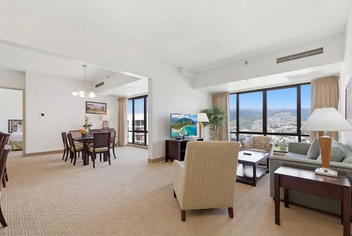 New Sunset In The Sky | 38th-fl Waikiki Penthouse - ホノルル