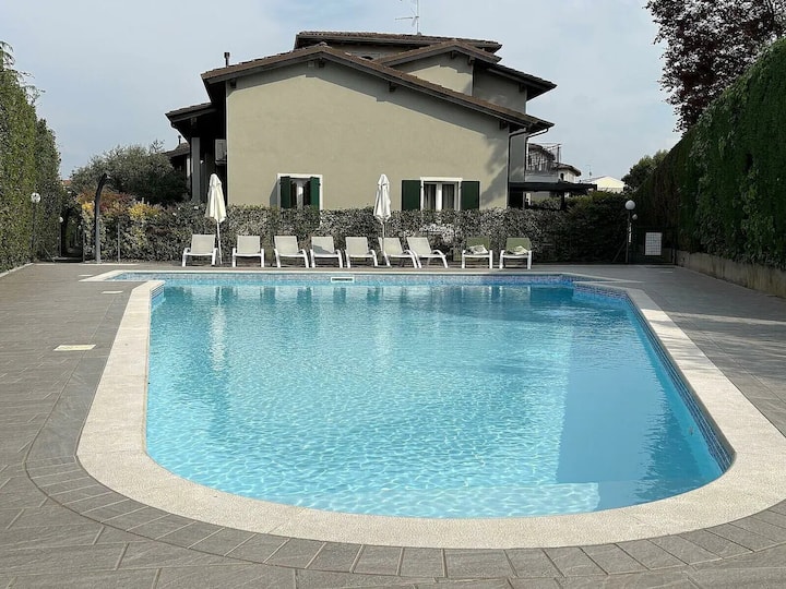 The First Un Angolo Di Puro Relax Fronte Piscina - Peschiera del Garda