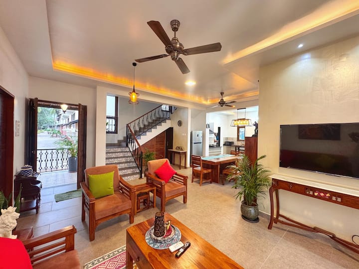 Living room image 3