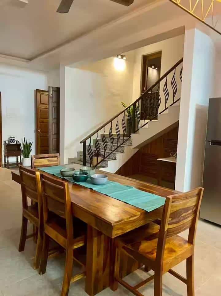 Dining area image 3