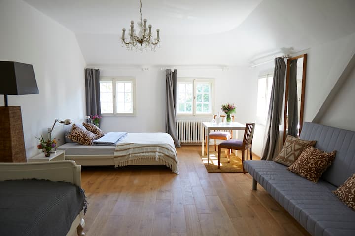 Stilvolles Zimmer M. Etagenbädern/schloss Mörlbach - Oberbayern