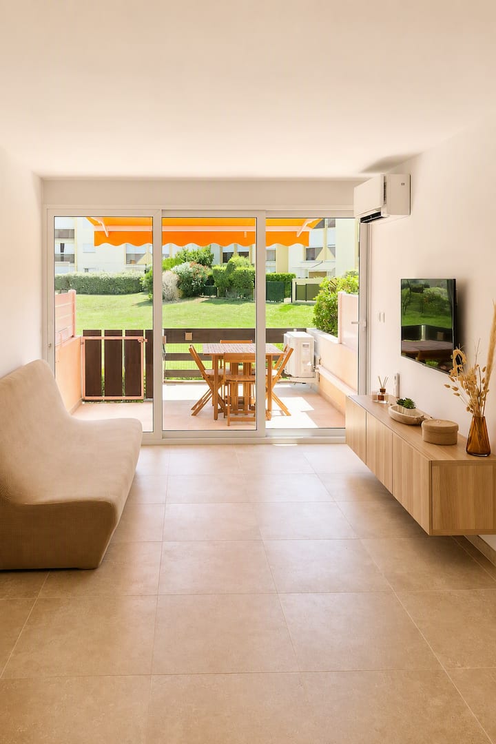 Studio Rénové-clim-terrasse & Parking- 3min Plage - Aigues-Mortes