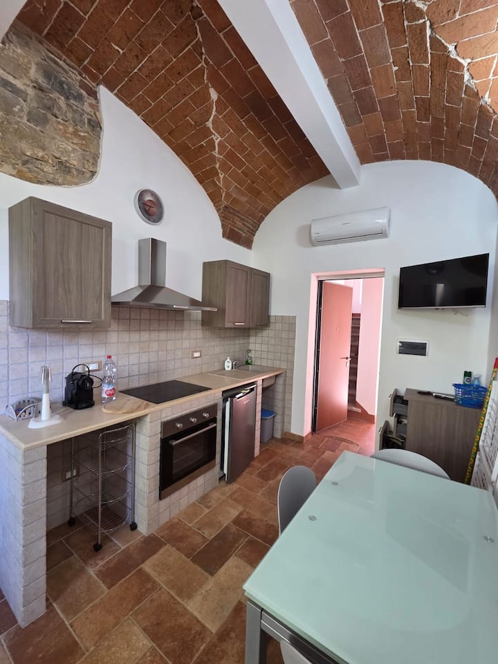 Two-room Flat With A View Near The Sea Follonica - Follonica