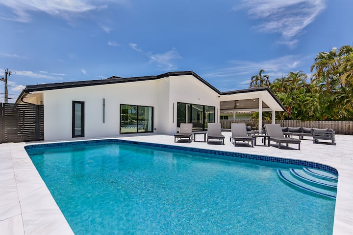 The Commodore House  Dock  Pool  Walk To Beach - 포트로더데일