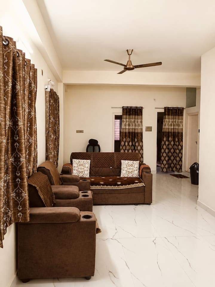 Couple-friendly Spacious 2bhkwith Full Ventilation - Hyderabad