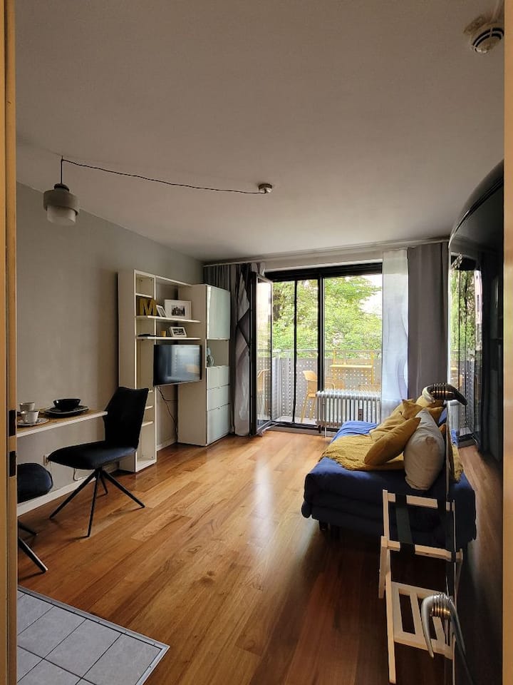 Dein Ruhiger City-rückzugsort Mit Balkon - Munich