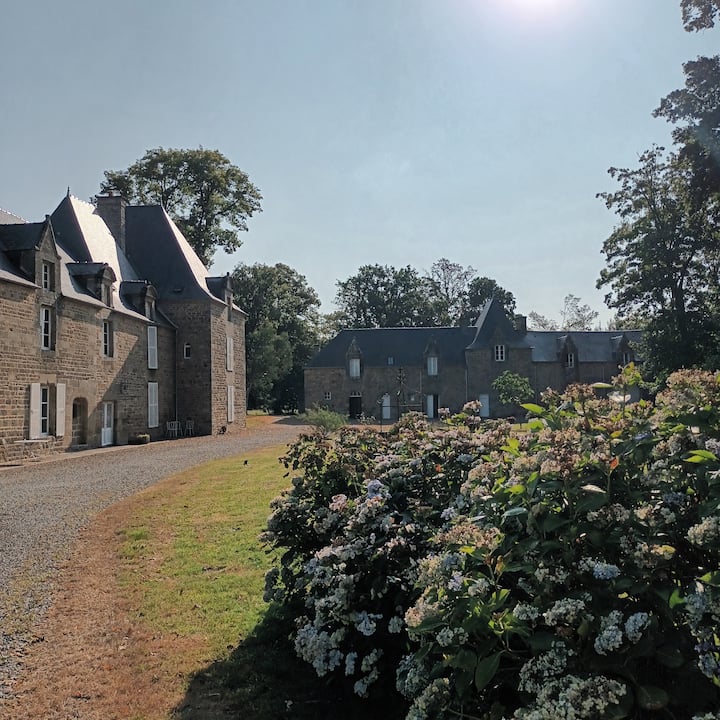 Pays De Saint-malo, Gîte De Charme - Combourg