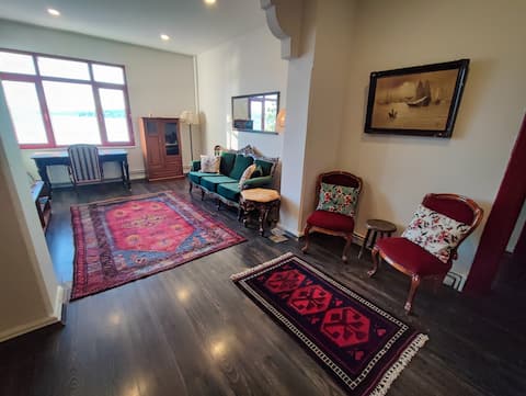 Top performing Airbnb: Nostalgic Waterfront Apartment with Bosphorus View | Beykoz in Beykoz