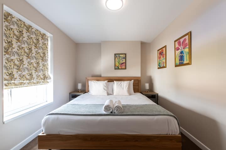 Stylish City House | Sleeps 6 | Parking - Southampton