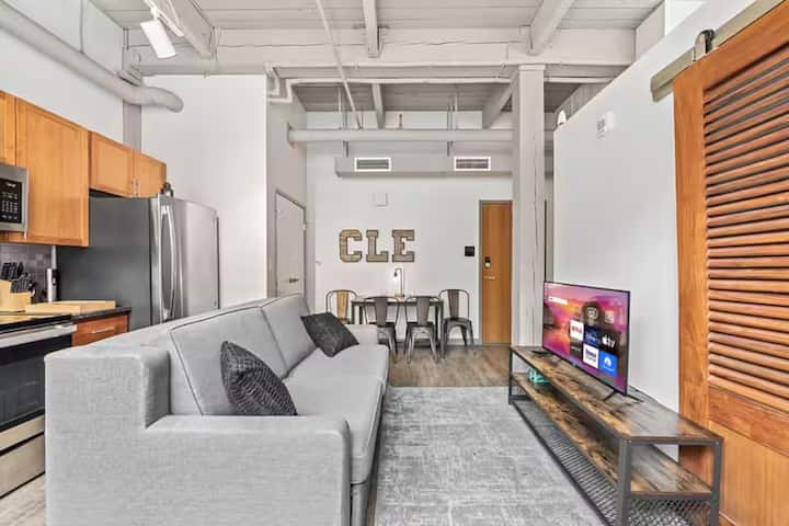 Cozy 1bd Apt In The Heart Of City - Cleveland, OH