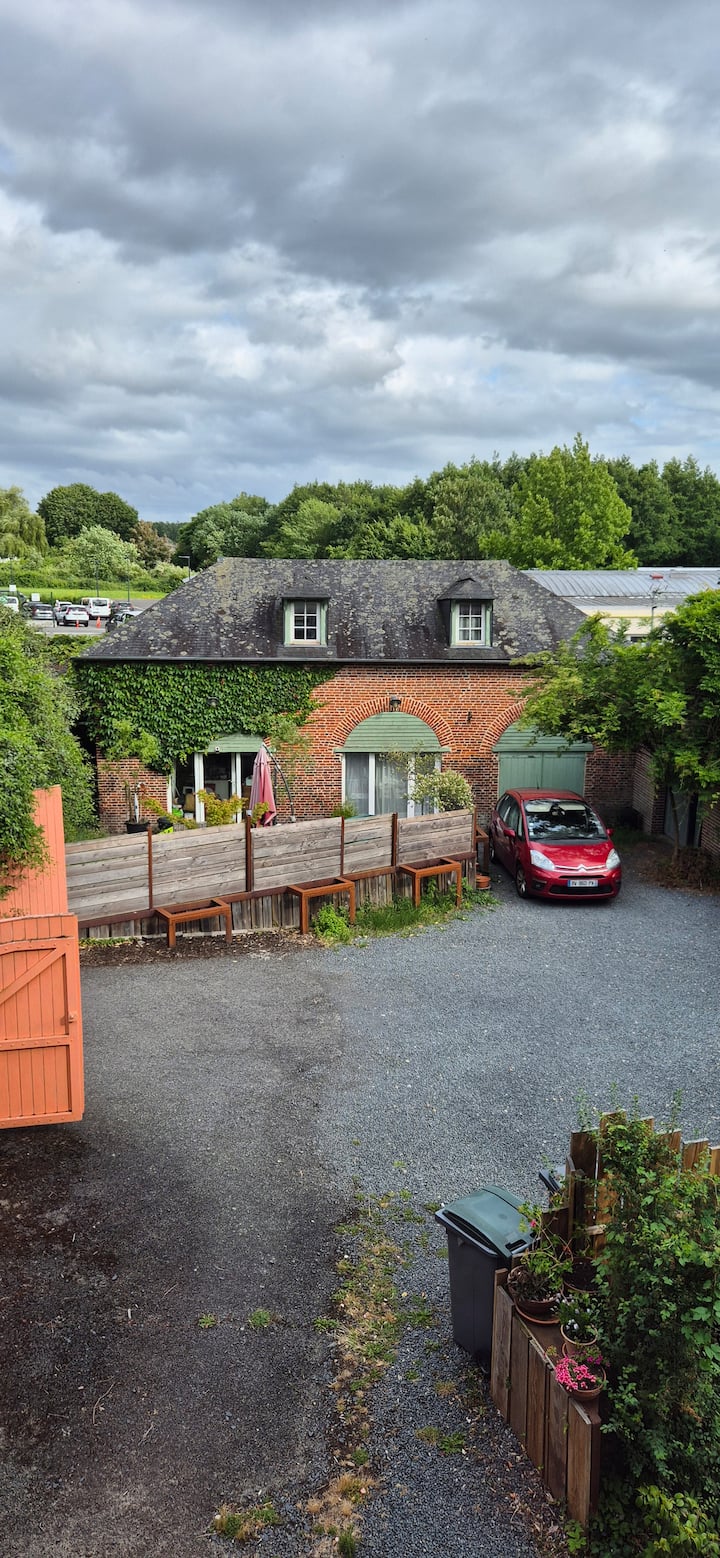 Maison Dans Propriété Proche De La Gare - Lisieux