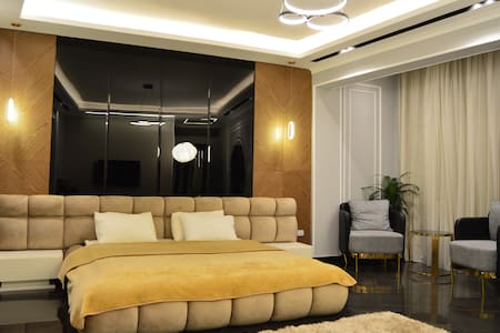 Modern Luxury Stay w/ Panoramic Nile View — 5