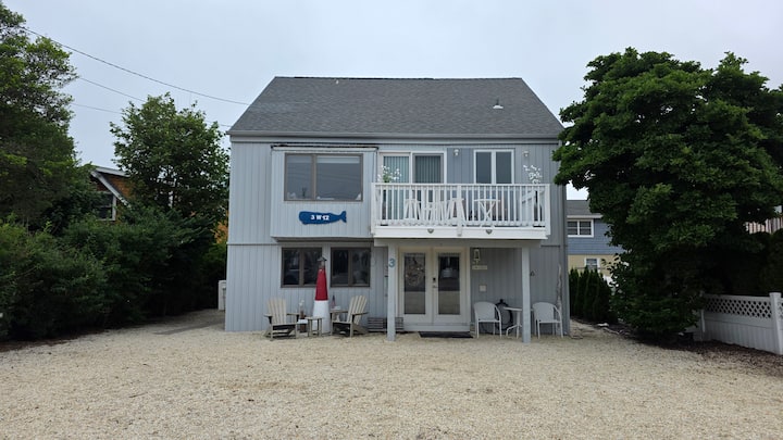 Barnaget Light Beach House- 5 Bedrooms - Barnegat Light, NJ