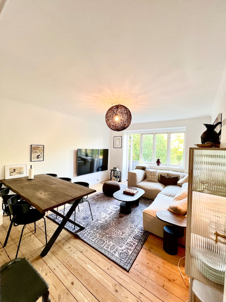 2 Bedroom Apartment With Balcony & Park View - Copenhagen
