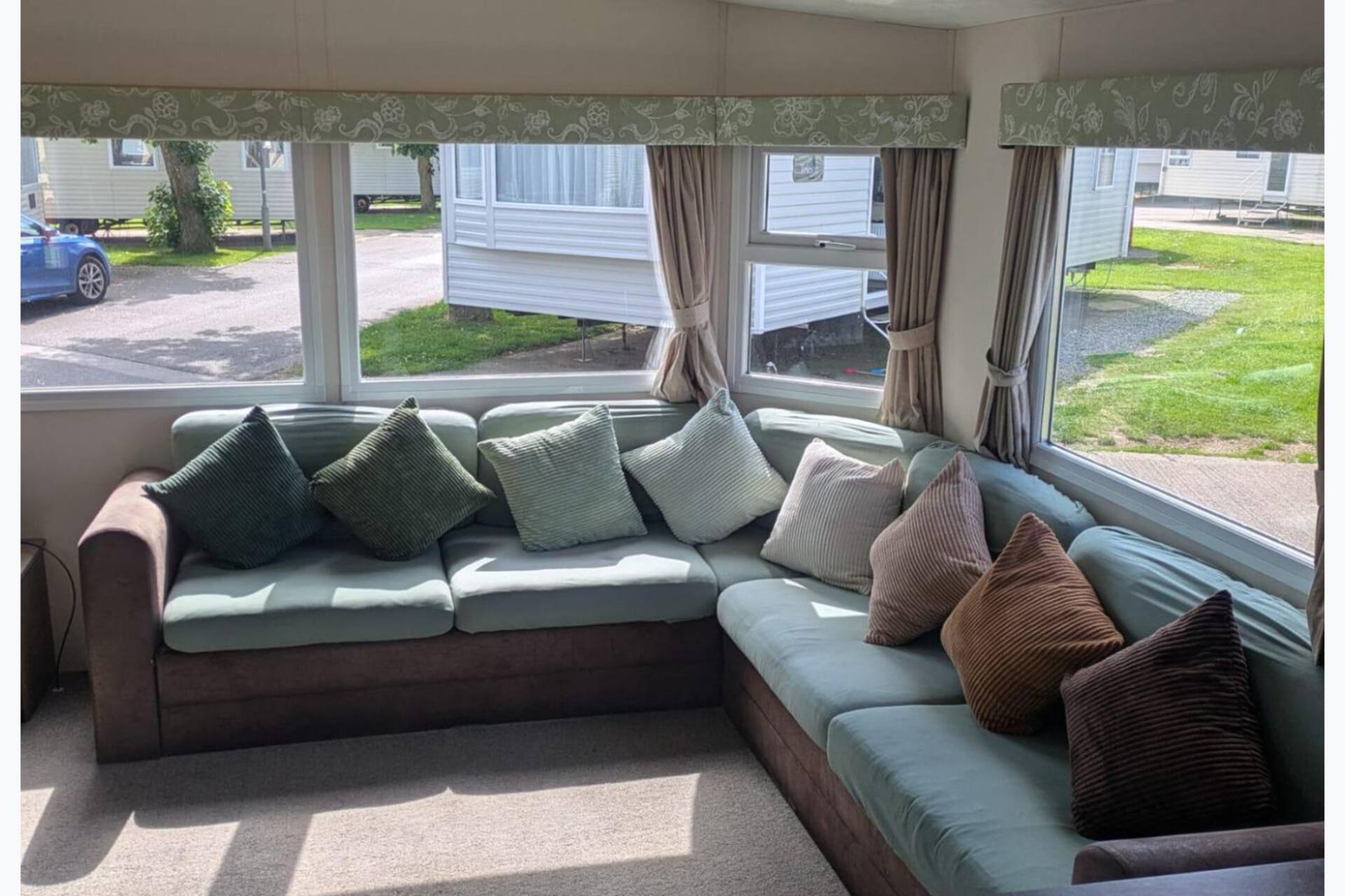 Holiday Home - Sleeps 8 - Beach Access