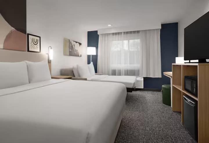 4-star Mystery Hotel Near Sjc Airport With Pool - Milpitas, CA