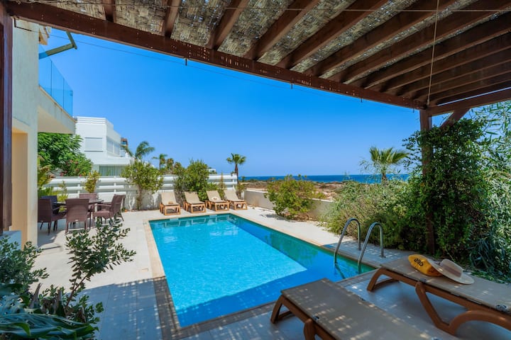 Artisan Seafront Villa - Escape - Fig Tree